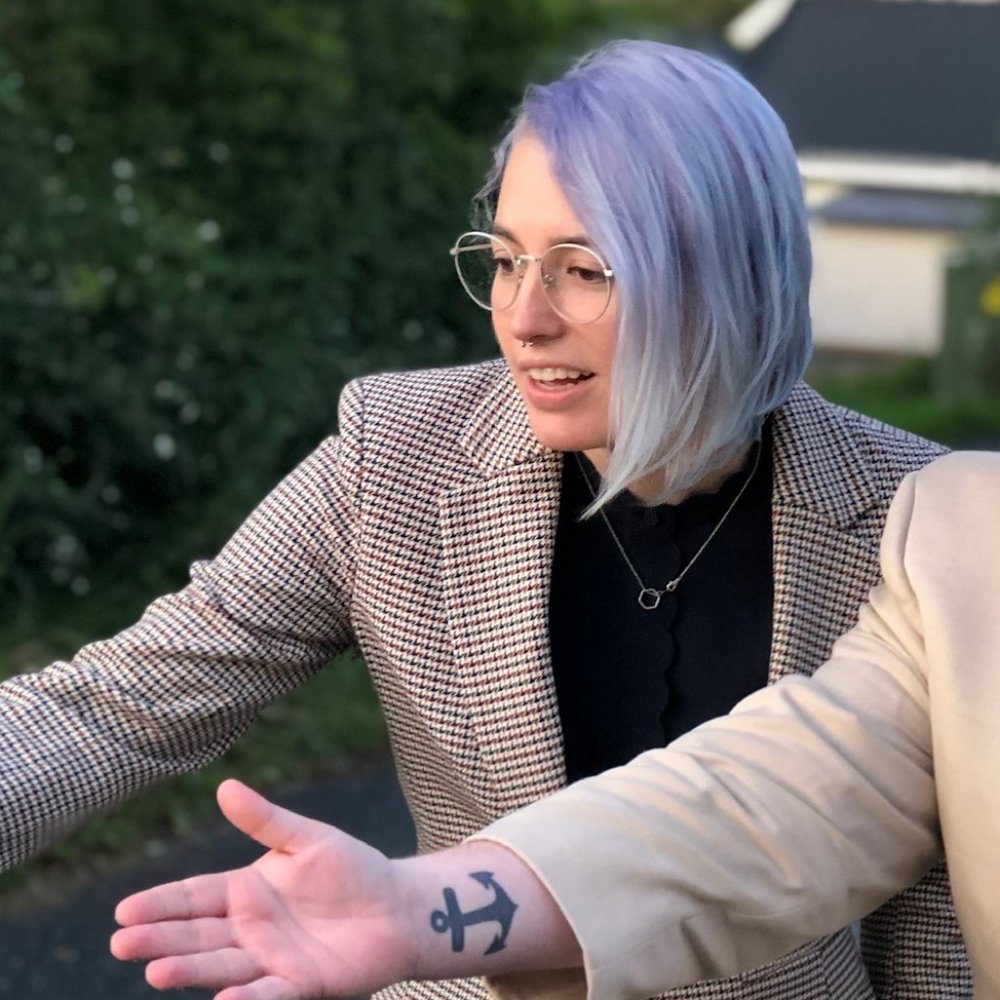 Houndstooth pant suit from H&M brown tan red